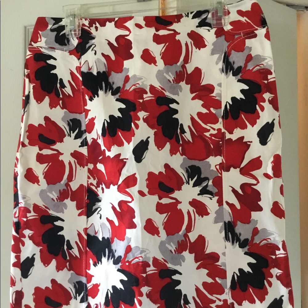 Floral New York and Company A Line Skirt